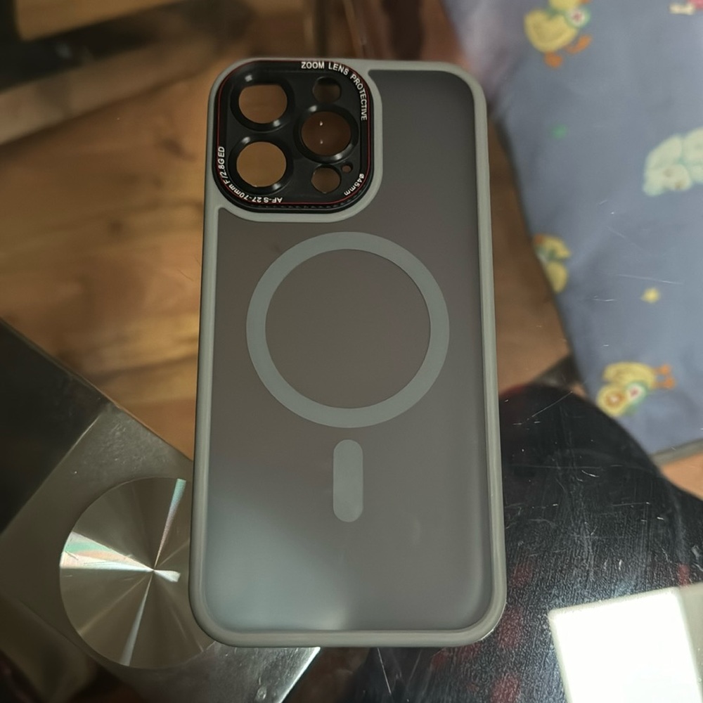 iphone 15 pro max screen protector